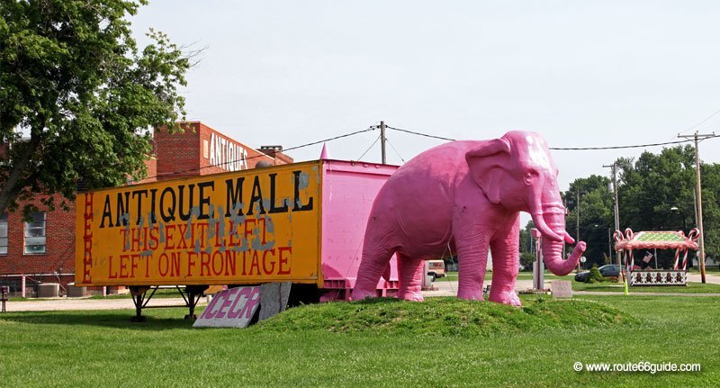Pink Elephant Antique Mall, Livingston IL