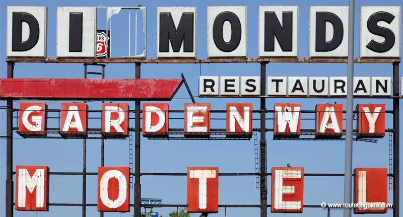 Diamonds Restaurant sign in Villa Ridge, MO