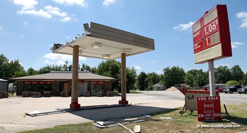 Abandoned gas station, Baxter Springs KS