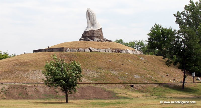 Giant Praying Hands, Webb City MO