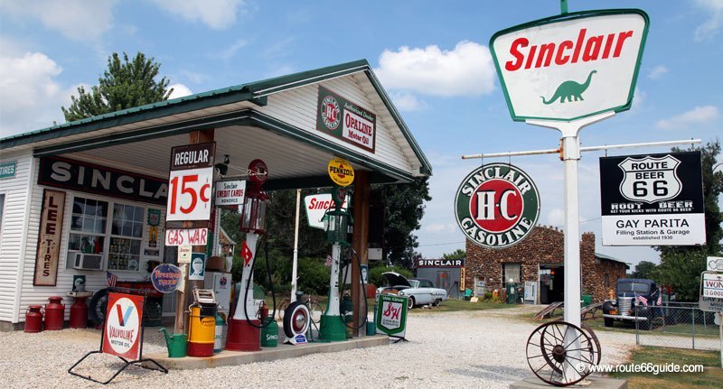 Sinclair station in Paris Springs, Missouri